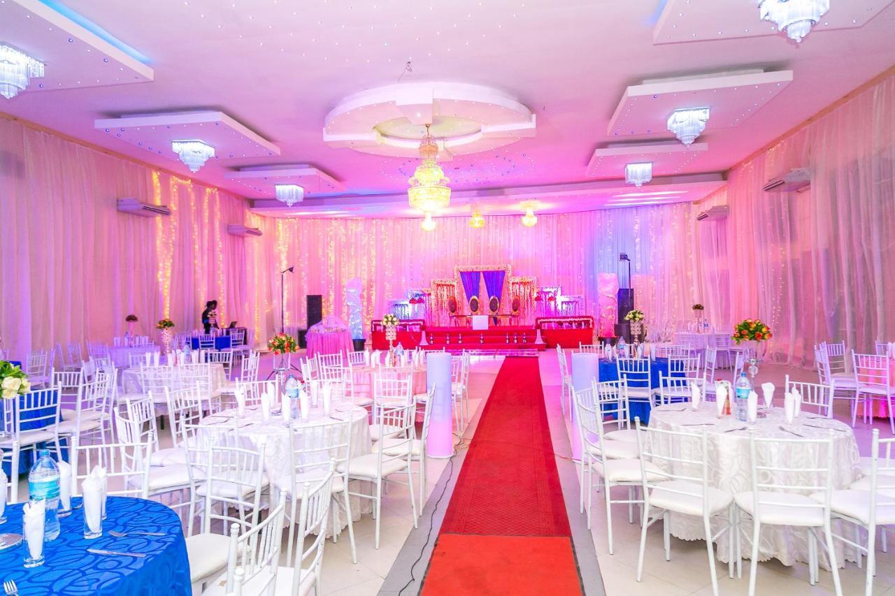 Kebbys Hotel Dar es Salaam Exterior photo